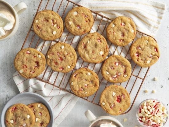 Biscuits des Fêtes au chocolat blanc et à la canne de Noël
