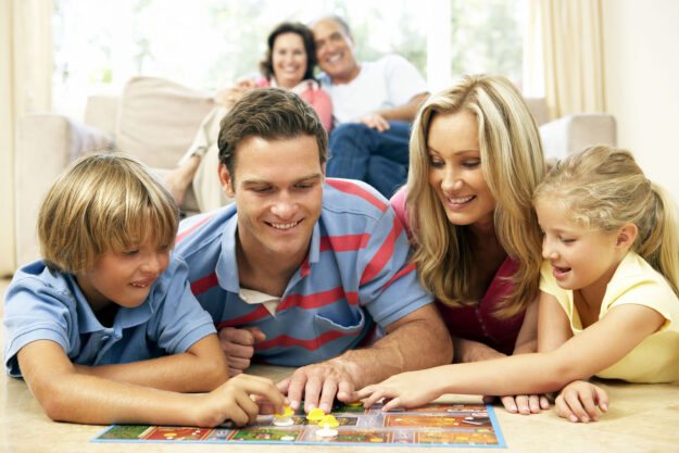 Les meilleurs jeux simples et gratuits pour jouer en famille