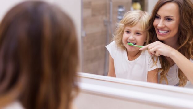 Comment encourager les enfants à se brosser les dents en ce mois de la santé buccodentaire